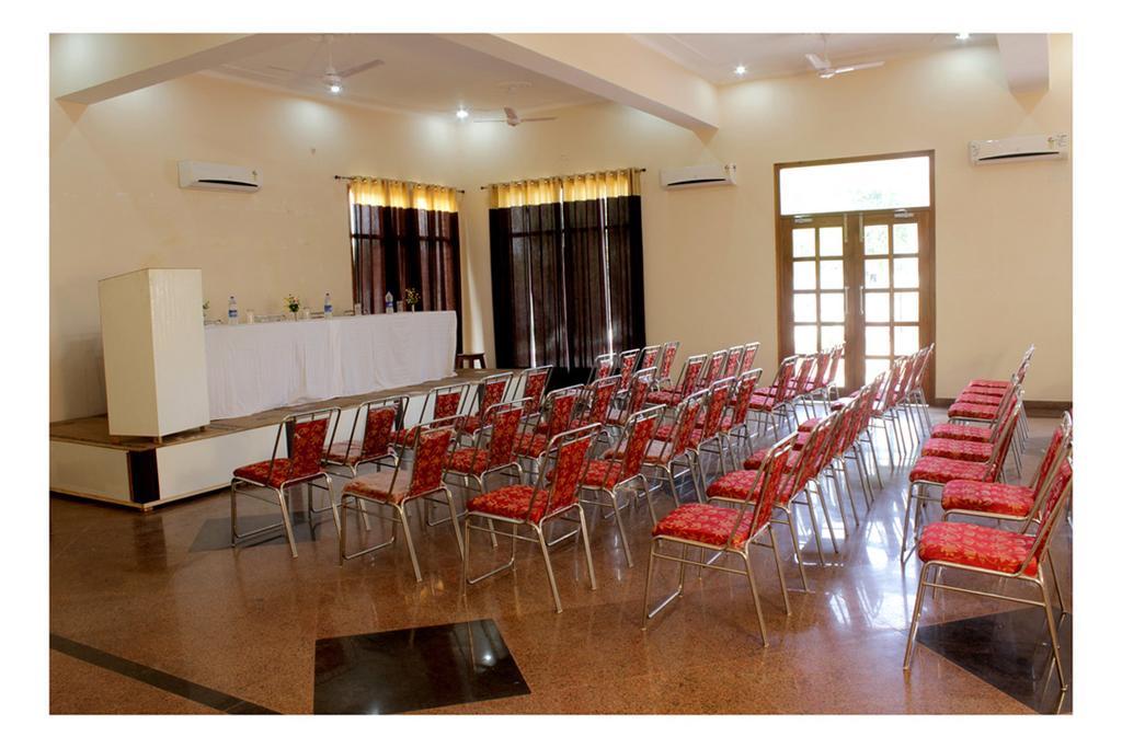 Geetanjali Hotel & Motel Bharatpur Exterior photo